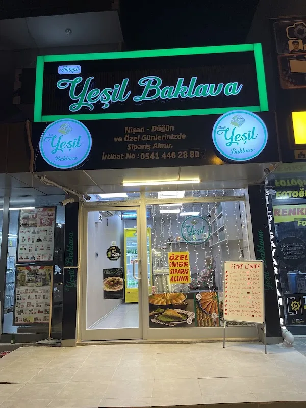 Antepli Yeşil Baklava Buruk Şube