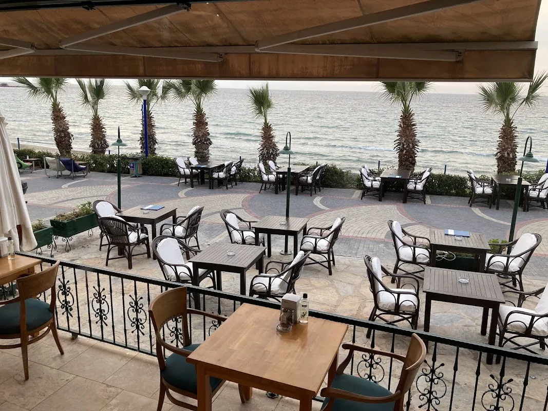 Ladies Beach Restaurant Cafe & Bar