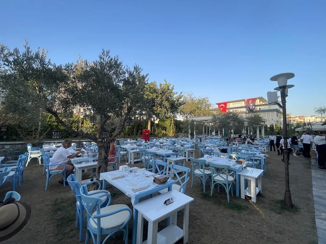 Kuşadası Mavi Ada Restoran