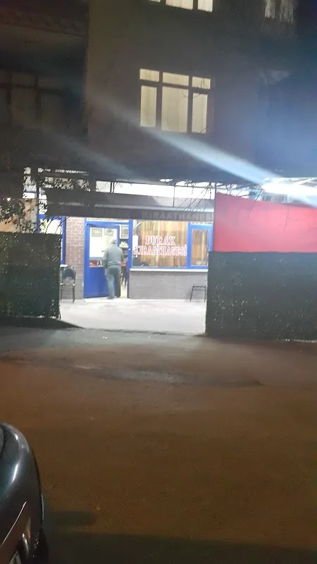 Durak kıraathanesi