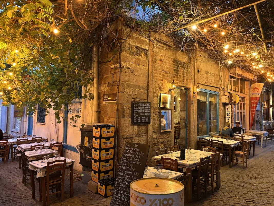 Ayvalık Meyhanesi