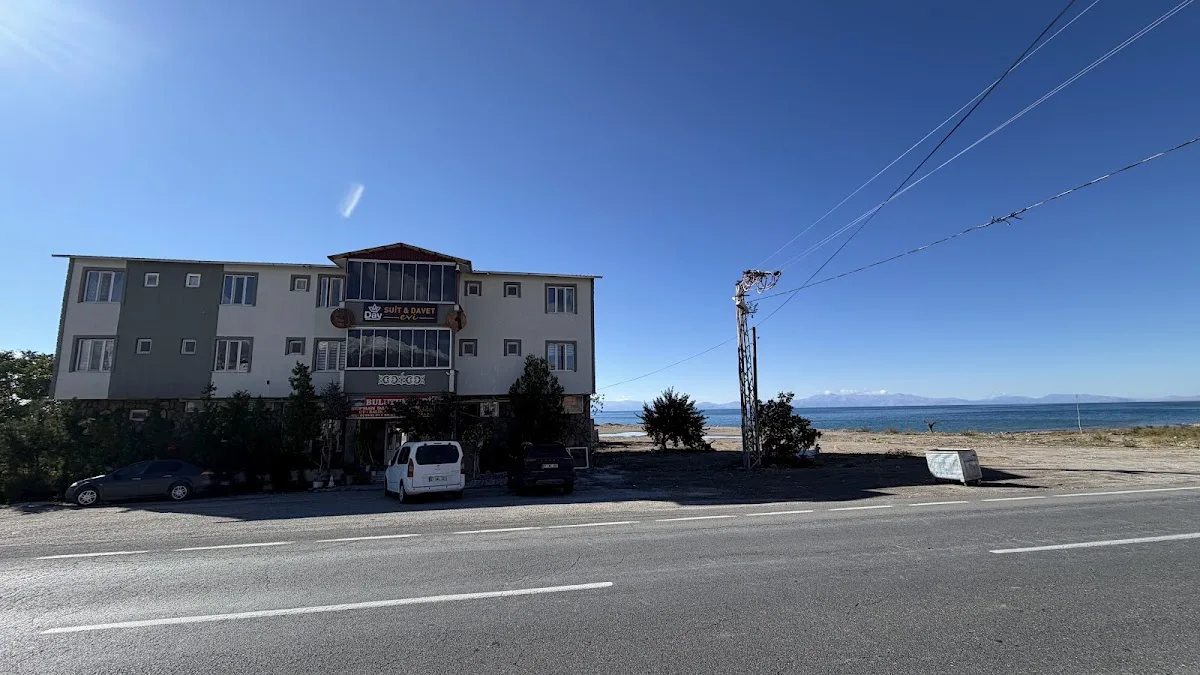 Day Süphan Berk Bulutun Yeri Dinlenme Tesisi – Butik Otel – Restaurant – Camping – Davet Evi