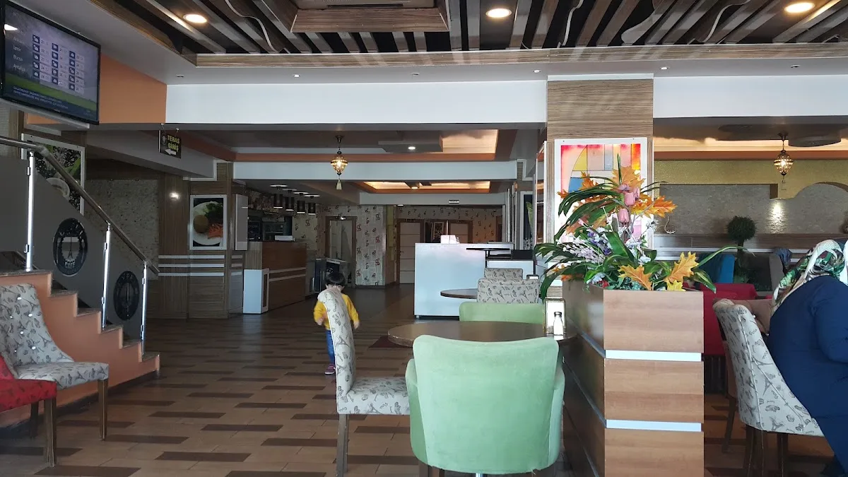 Eyfel Cafe & Restaurant