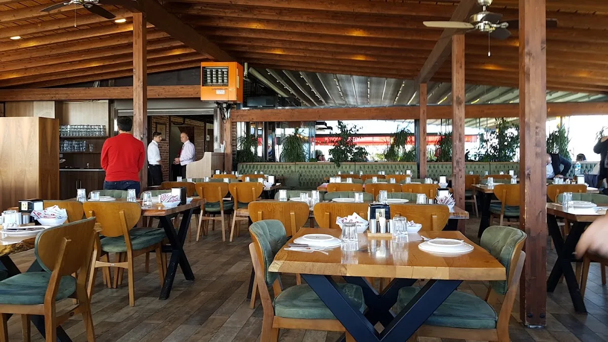 Uzan Et Mangal