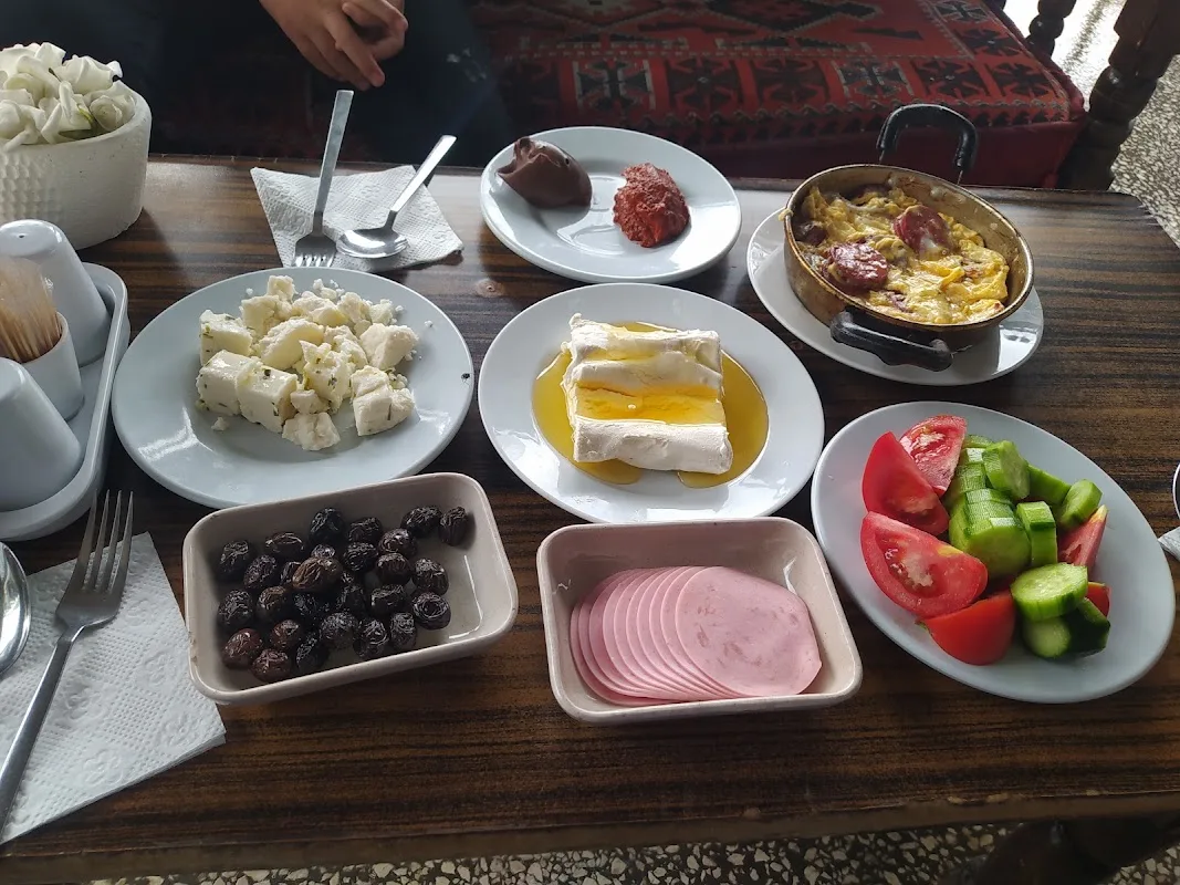 Zirve kafe ve ızgara salonu