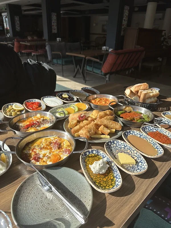 Glavni Cafe Restaurant