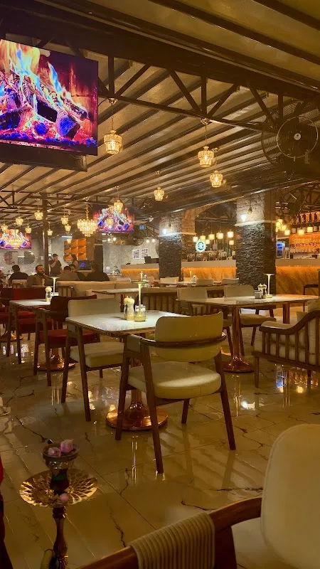 Royal Lounge Cafe & Restaurant