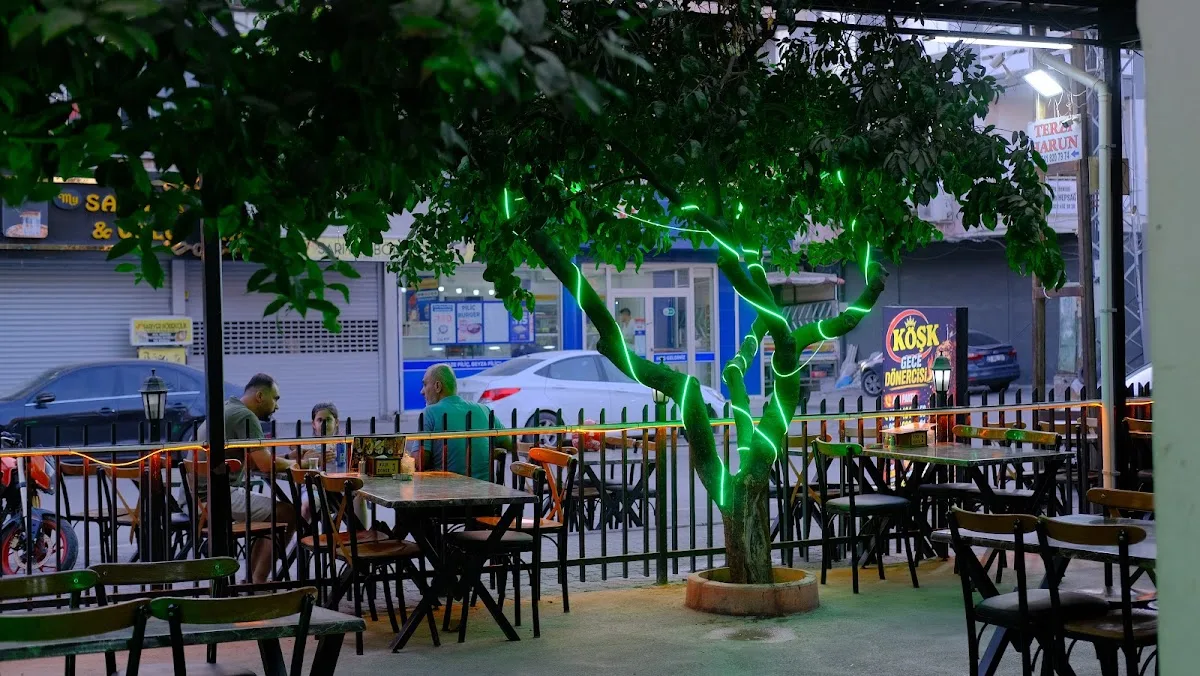 Köşk Döner Közde