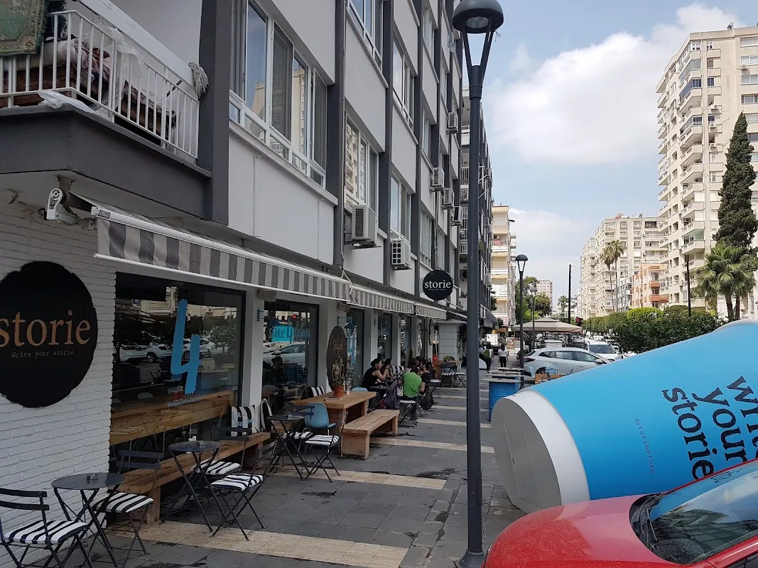 Storie Store