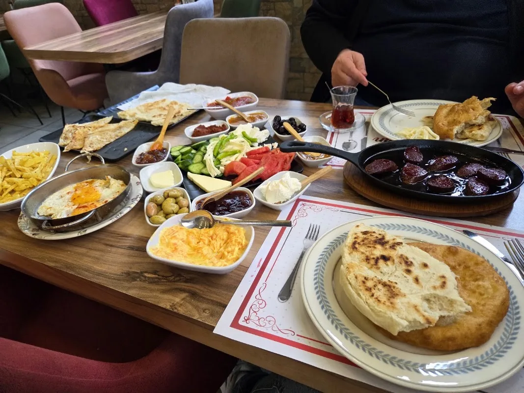 Cafe Deva - Eskişehir Serpme Kahvaltı Mekanı