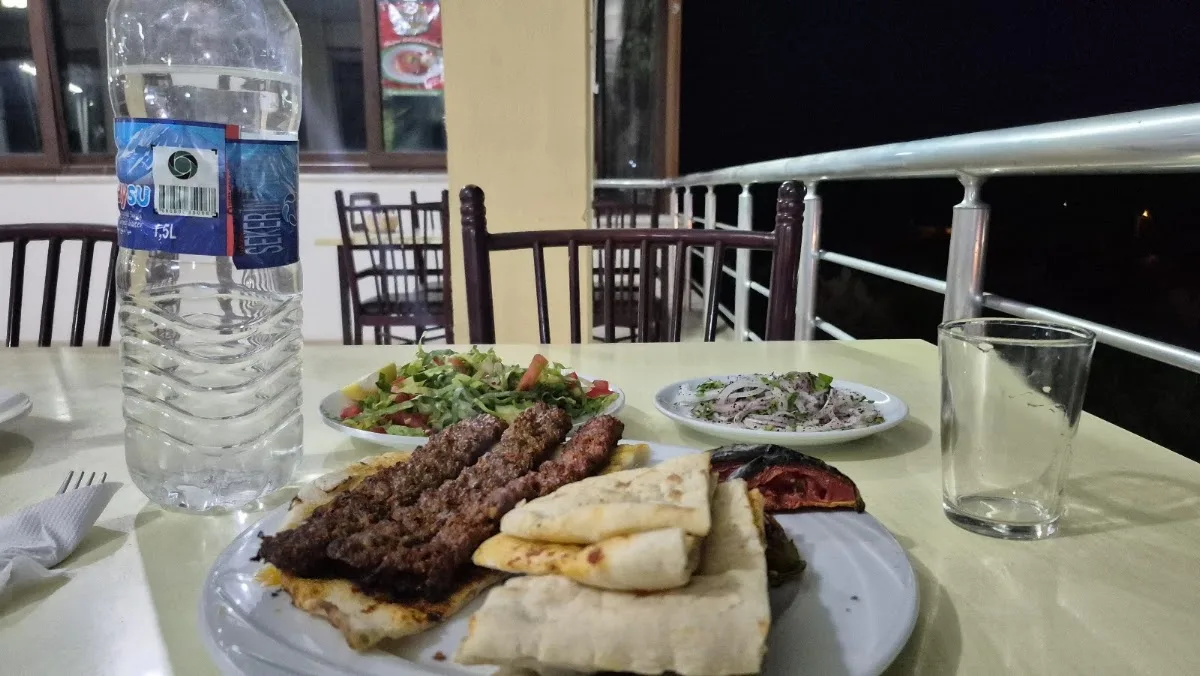 Akbez Lezzet Lokantası