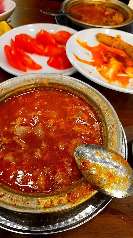 Gece Gündüz Paça Kokoreç Salonu