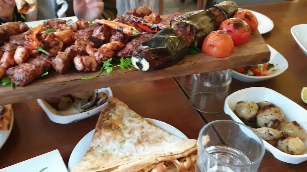 Yedi Kardeşler Restoran Kebap ve Lahmacun