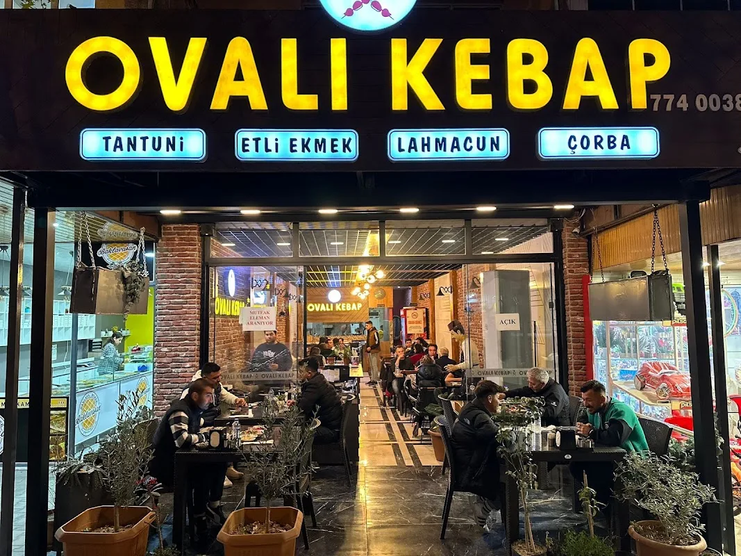 Ovalı Kebap ve Etliekmek