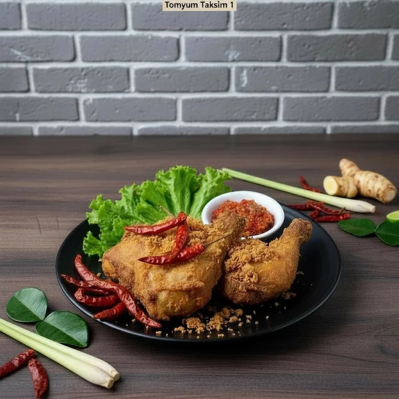 Tomyum​ Taksim