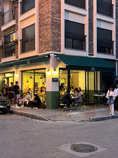 Kenarsız Lahmacun Salonu