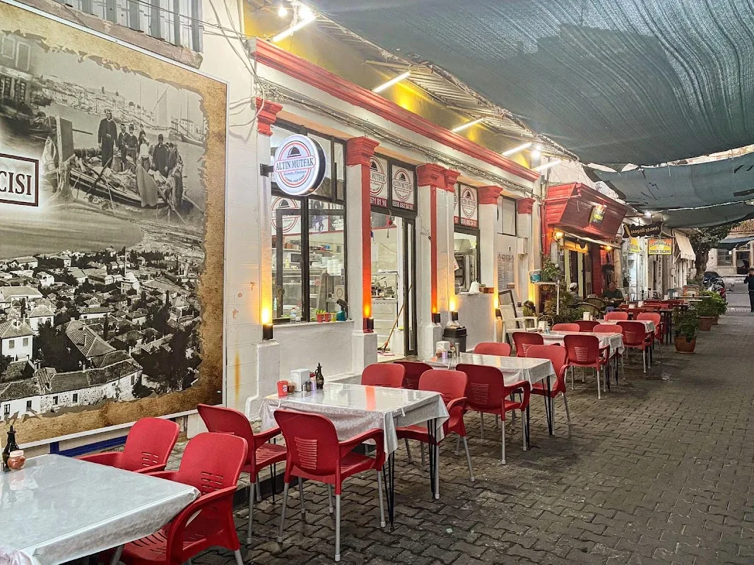 Altın Mutfak Dikili