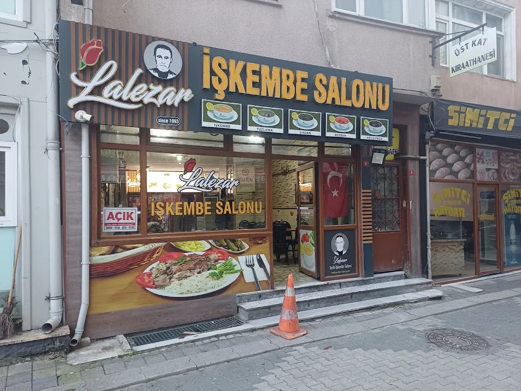 LALEZAR İŞKEMBE SALONU