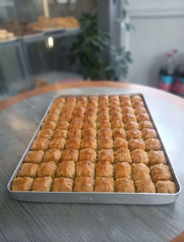 Vefa baklava 2 küçük dikili