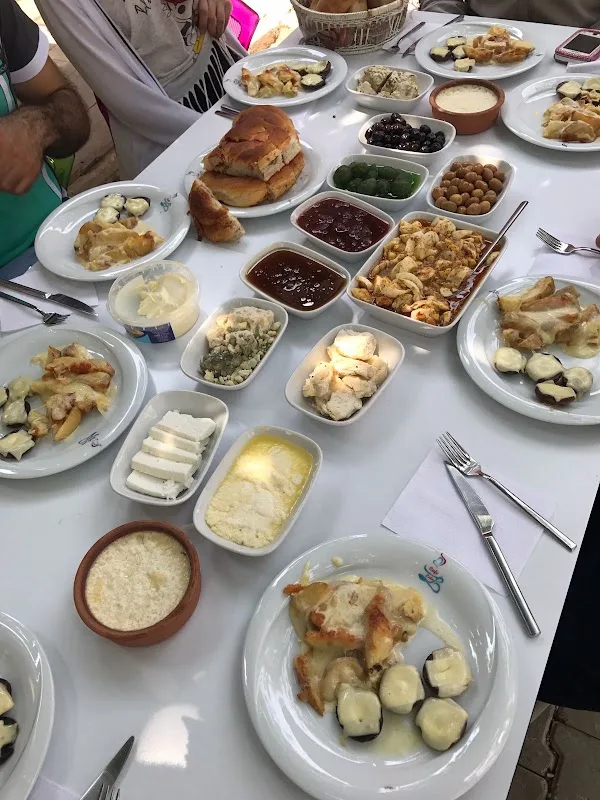 Cafe Lala Bistro