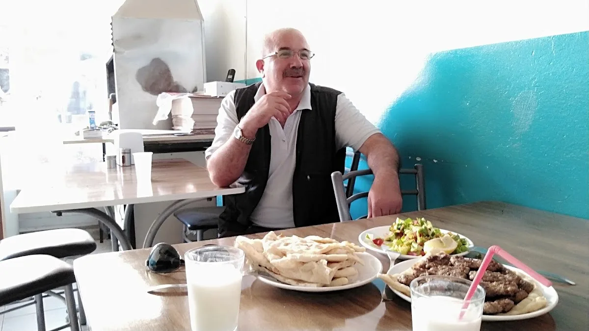 İzmir Köfte