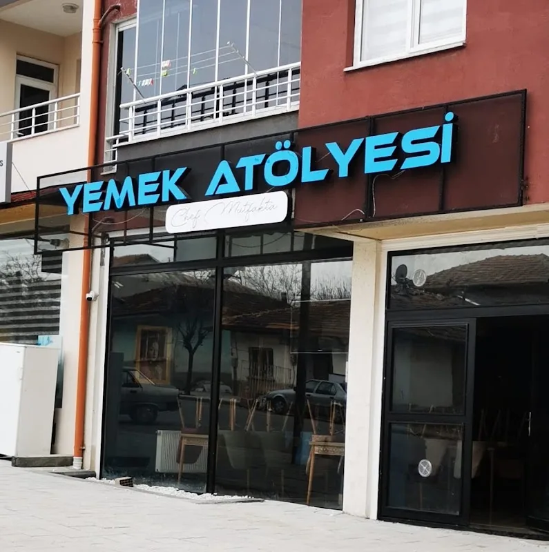 YEMEK ATÖLYESİ CHEF MUTFAKTA