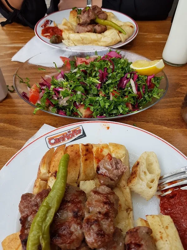 Can Köfte