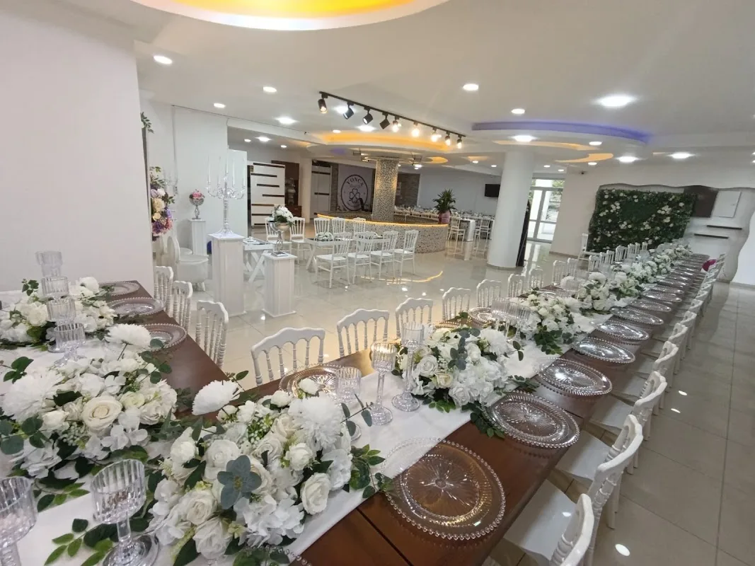 KADO RESTORANT KONAKLAMA