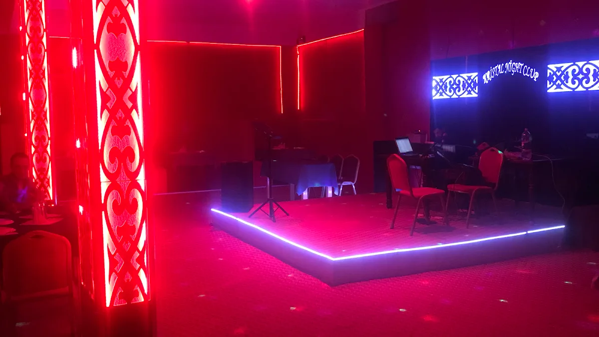 Kristal restorant night clup