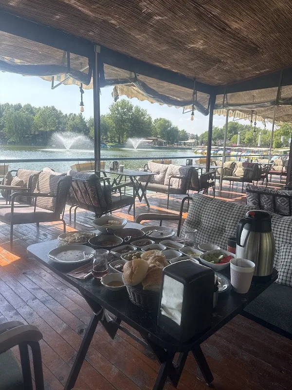 Dinlenti Cafe