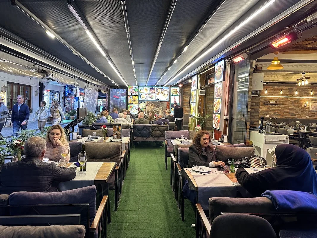 Gazelle Lounge Restaurant