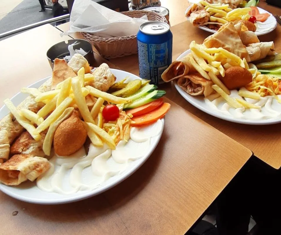 مطعم بيت العز