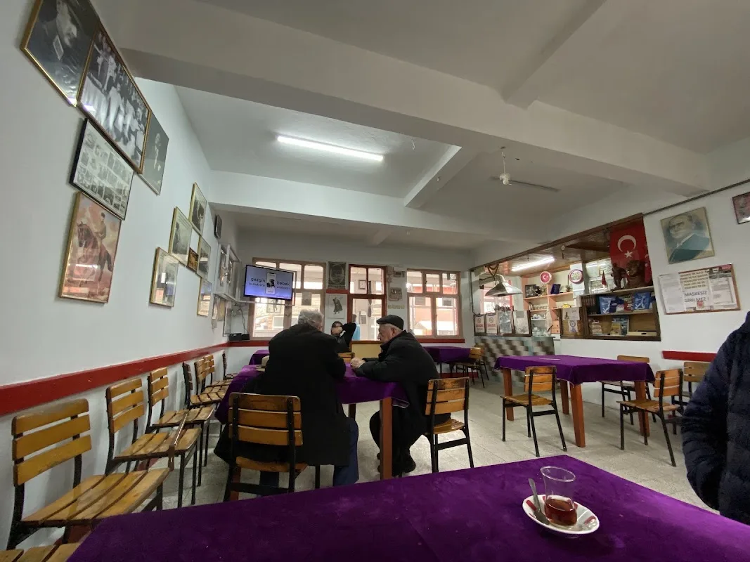Hayati Meydan Kıraathanesi