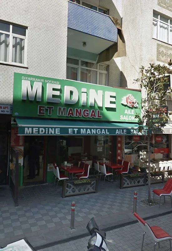 Medine Et Mangal