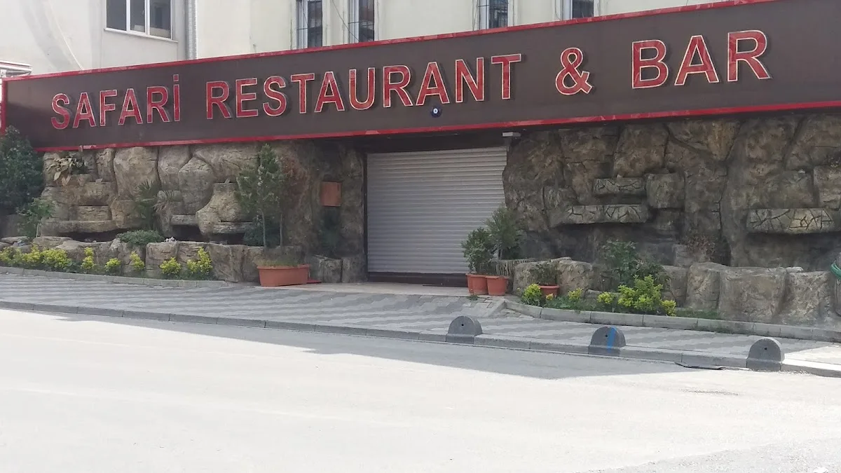 Safari Restaurant Bar