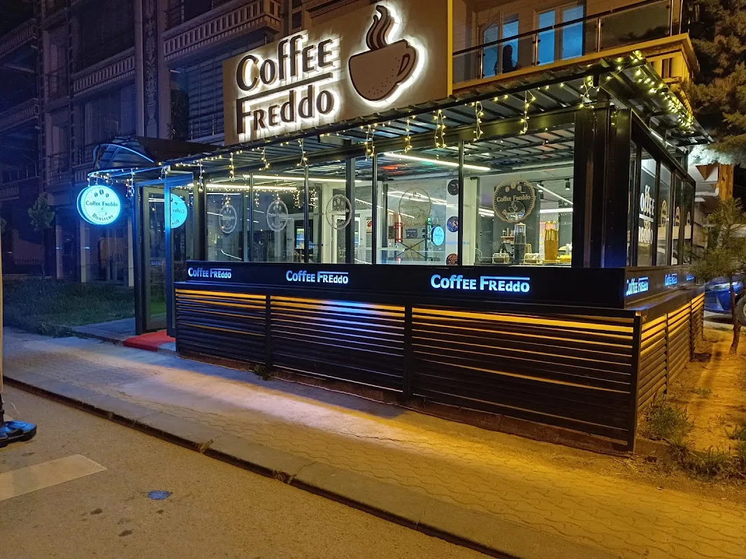 Coffee Freddo & WAFFLE