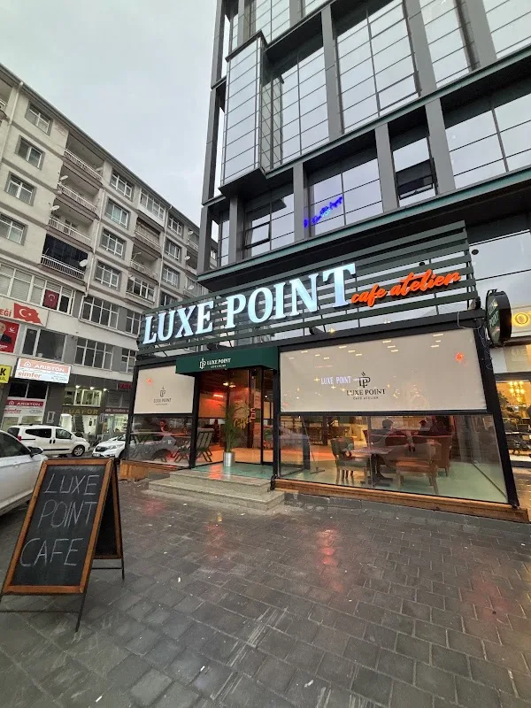Luxe Point Cafe Atelier