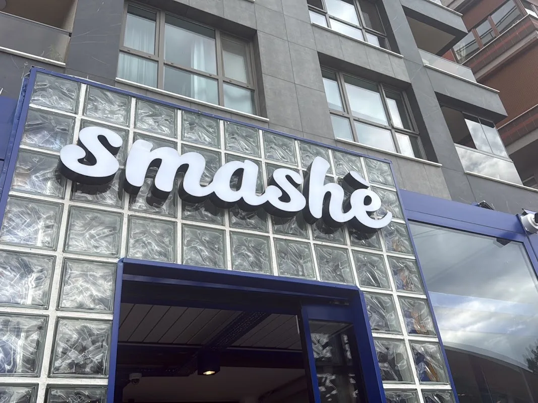 Smashe Pendik
