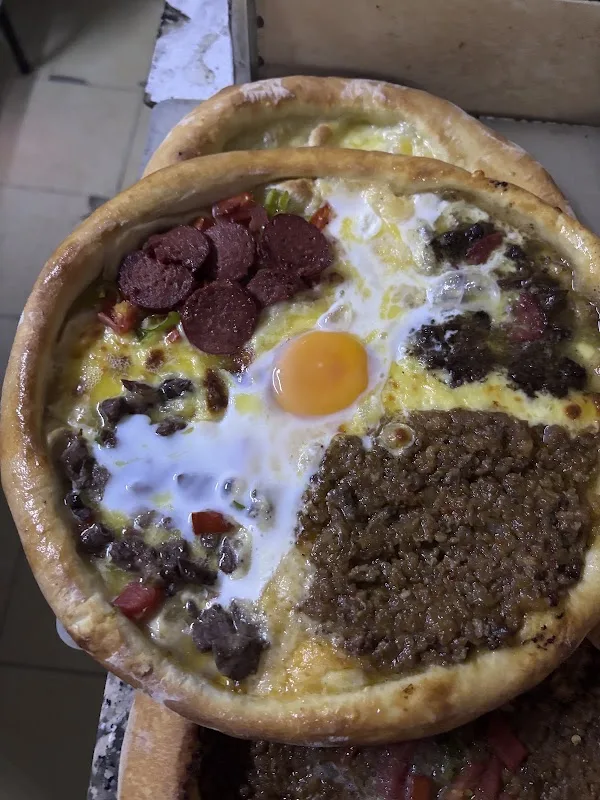 Tayfun Usta Tadim Pide Salonu