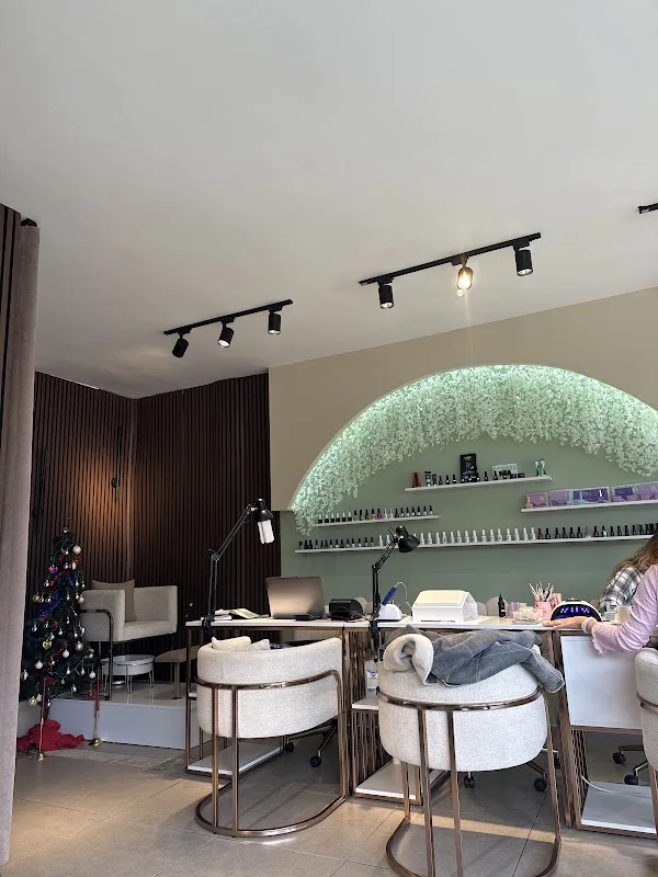 Aura Nail Bar