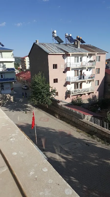 Hozat Öğretmen Evi