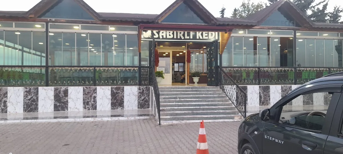 Sabırlı Kedi Restoran