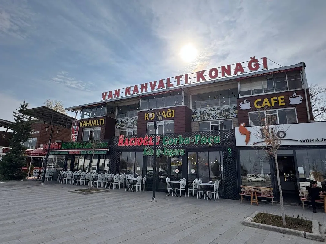 VAN KAHVALTI KONAĞI | Deniz Manzaralı