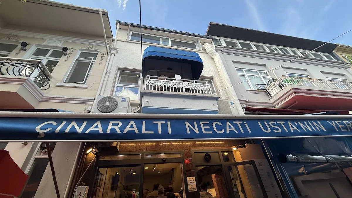 Çınaraltı Necati Usta`nın Yeri