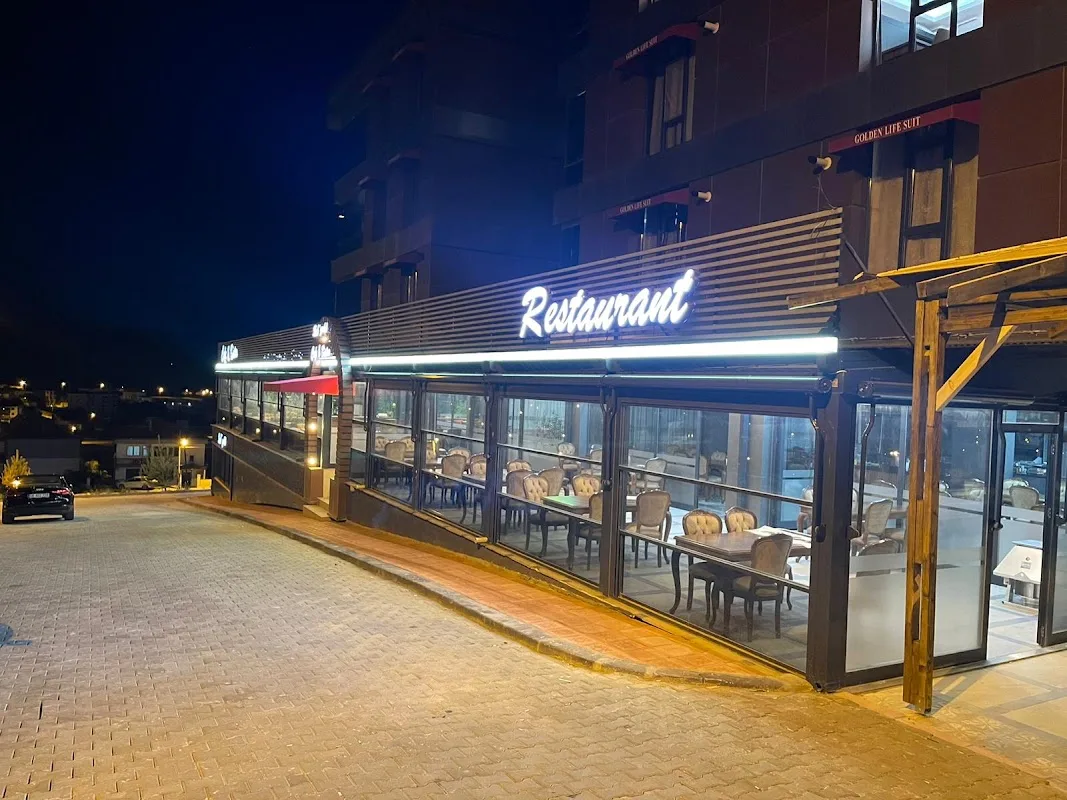 LA'gold Cafe & Bistro