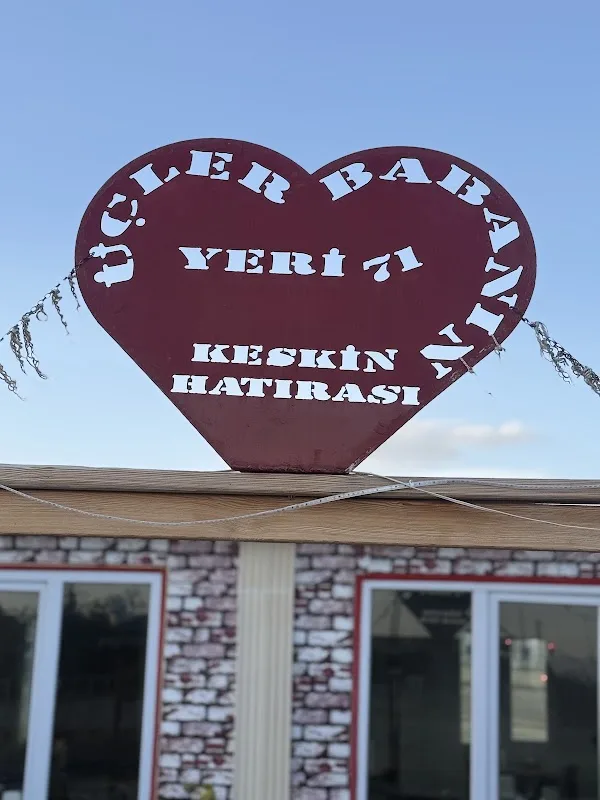 Üçler Babanın Yeri