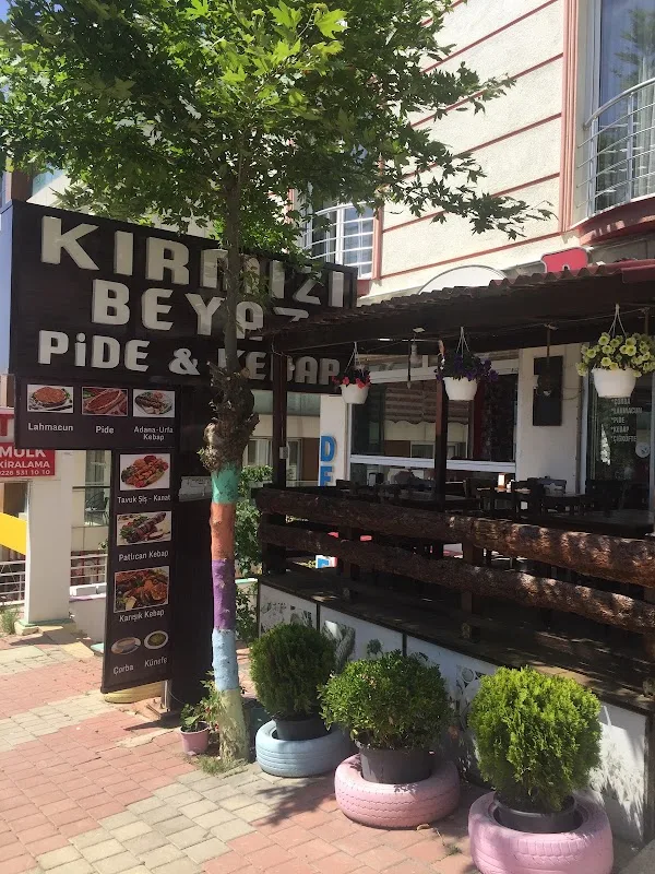 ARMUTLU KIRMIZI BEYAZ PİDE KEBAP SALONU