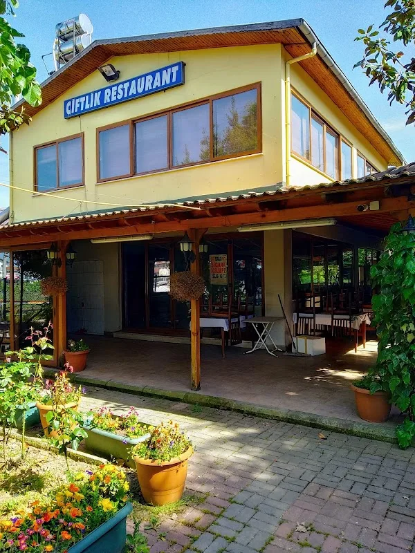 Çiftlik Et Mangal (Alkollü Restaurant)