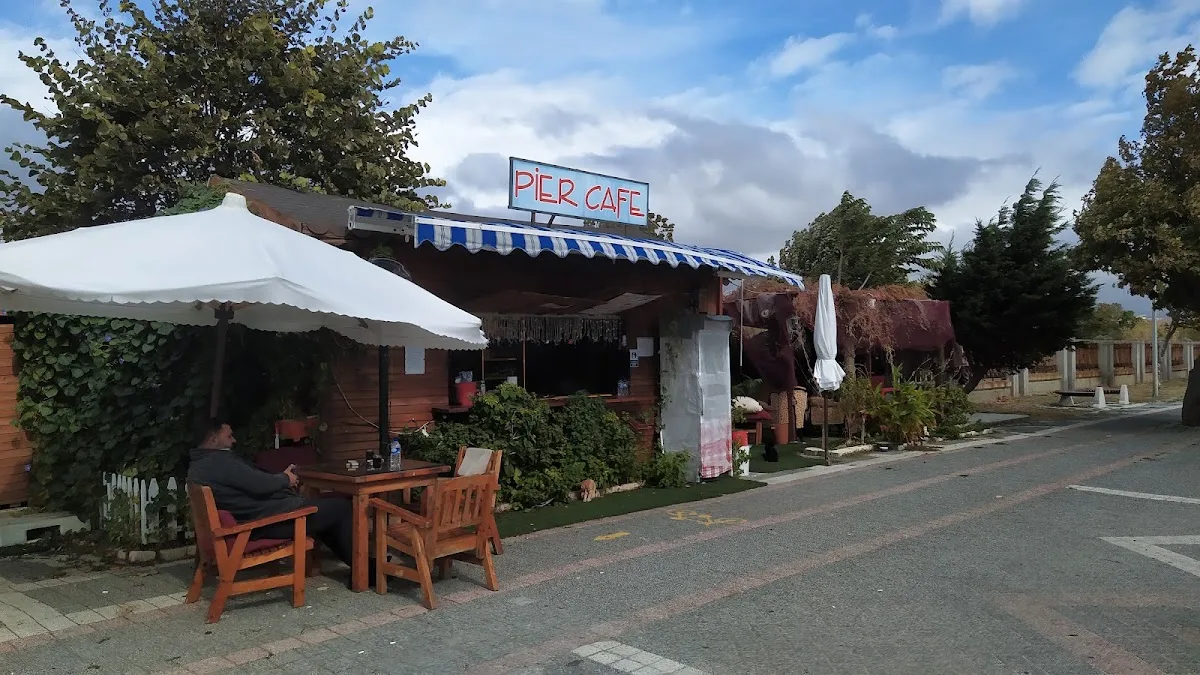 Pier Cafe & Restaurant