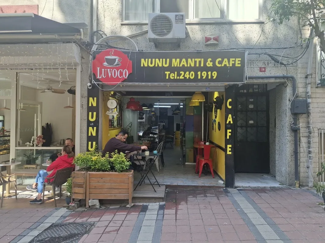 NUNU MANTI &CAFE